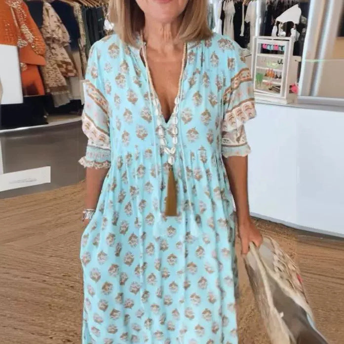 Robe Tendance à Col en V – Style Bohème et Coupe Flatteuse