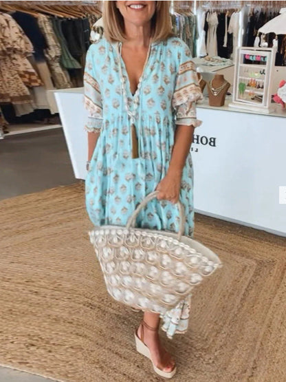 Robe Tendance à Col en V – Style Bohème et Coupe Flatteuse